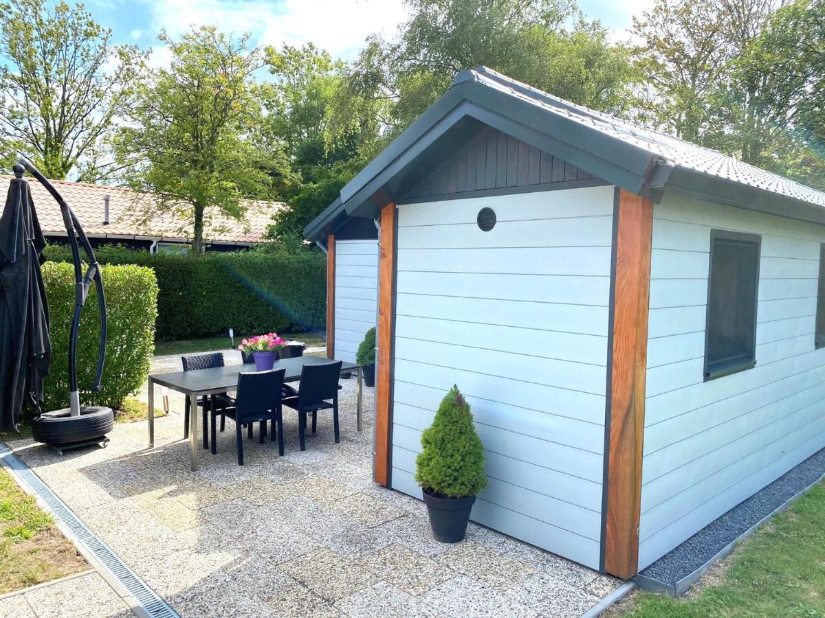 Oosterschelde Lodge Met Veel Privacy En Dicht Bij Het Water Scherpenisse Buitenkant foto