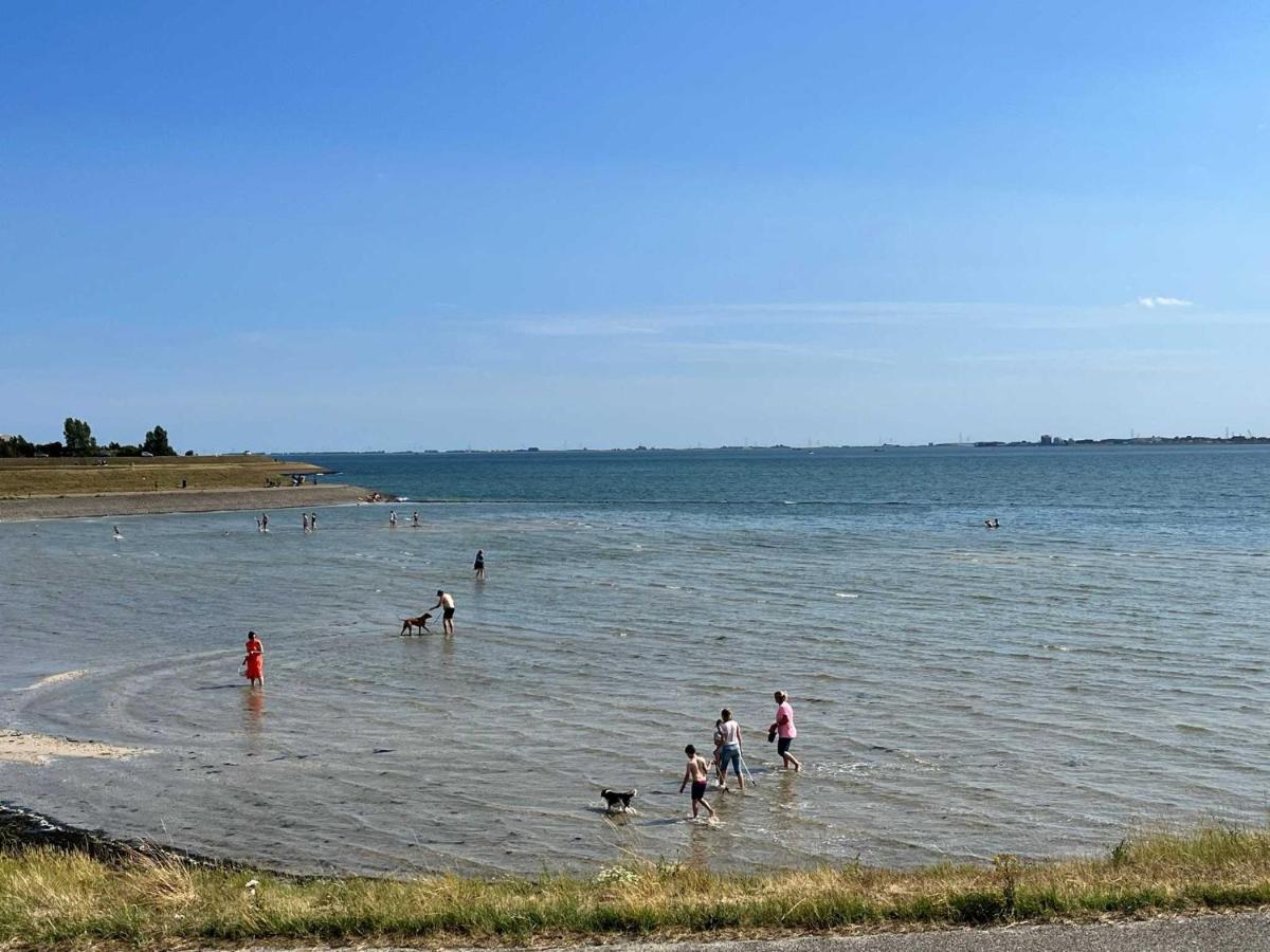 Oosterschelde Lodge Met Veel Privacy En Dicht Bij Het Water Scherpenisse Buitenkant foto