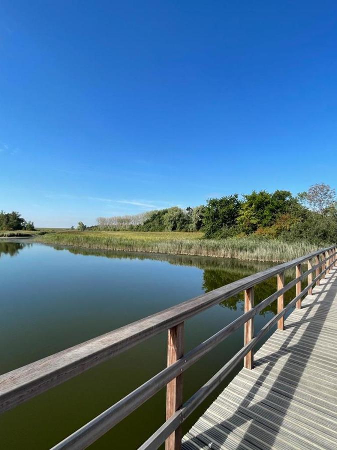 Oosterschelde Lodge Met Veel Privacy En Dicht Bij Het Water Scherpenisse Buitenkant foto
