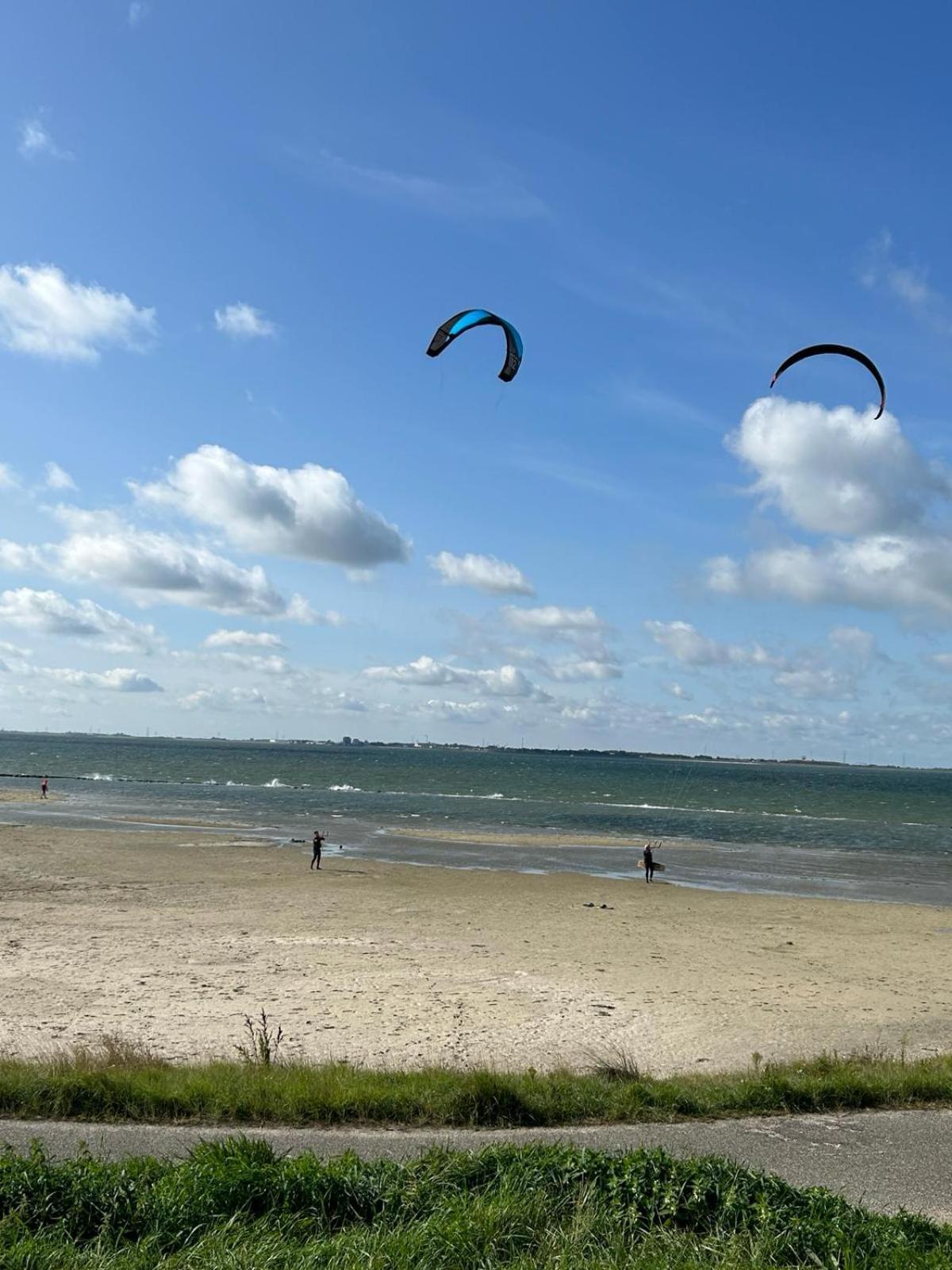 Oosterschelde Lodge Met Veel Privacy En Dicht Bij Het Water Scherpenisse Buitenkant foto
