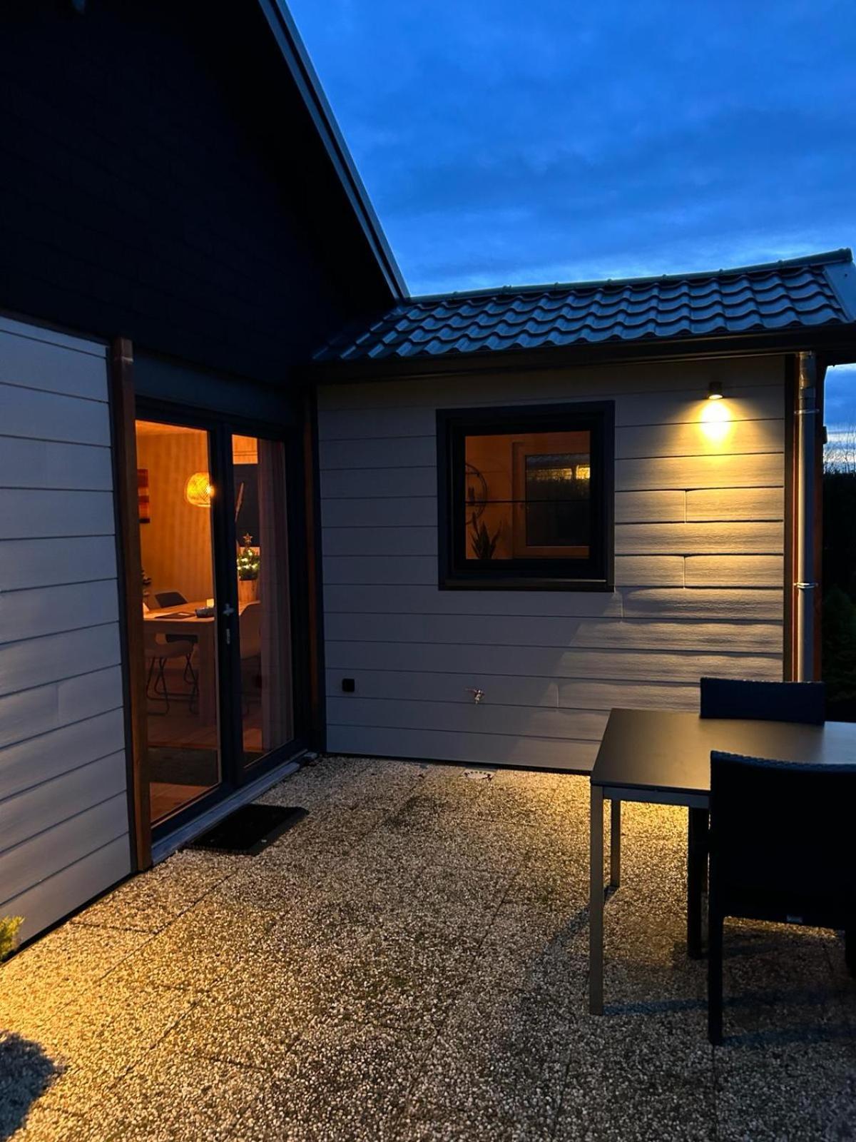 Oosterschelde Lodge Met Veel Privacy En Dicht Bij Het Water Scherpenisse Buitenkant foto