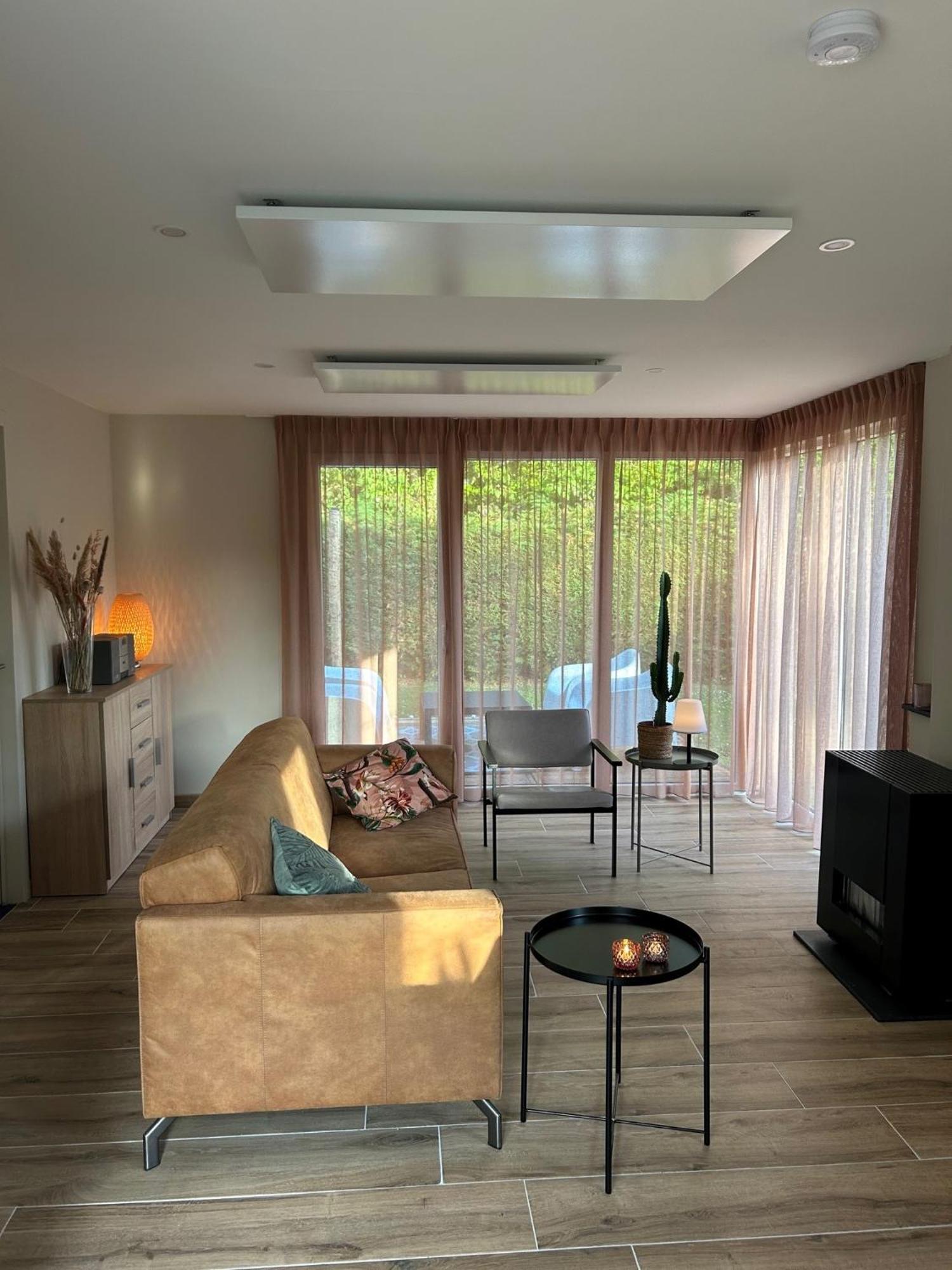 Oosterschelde Lodge Met Veel Privacy En Dicht Bij Het Water Scherpenisse Buitenkant foto