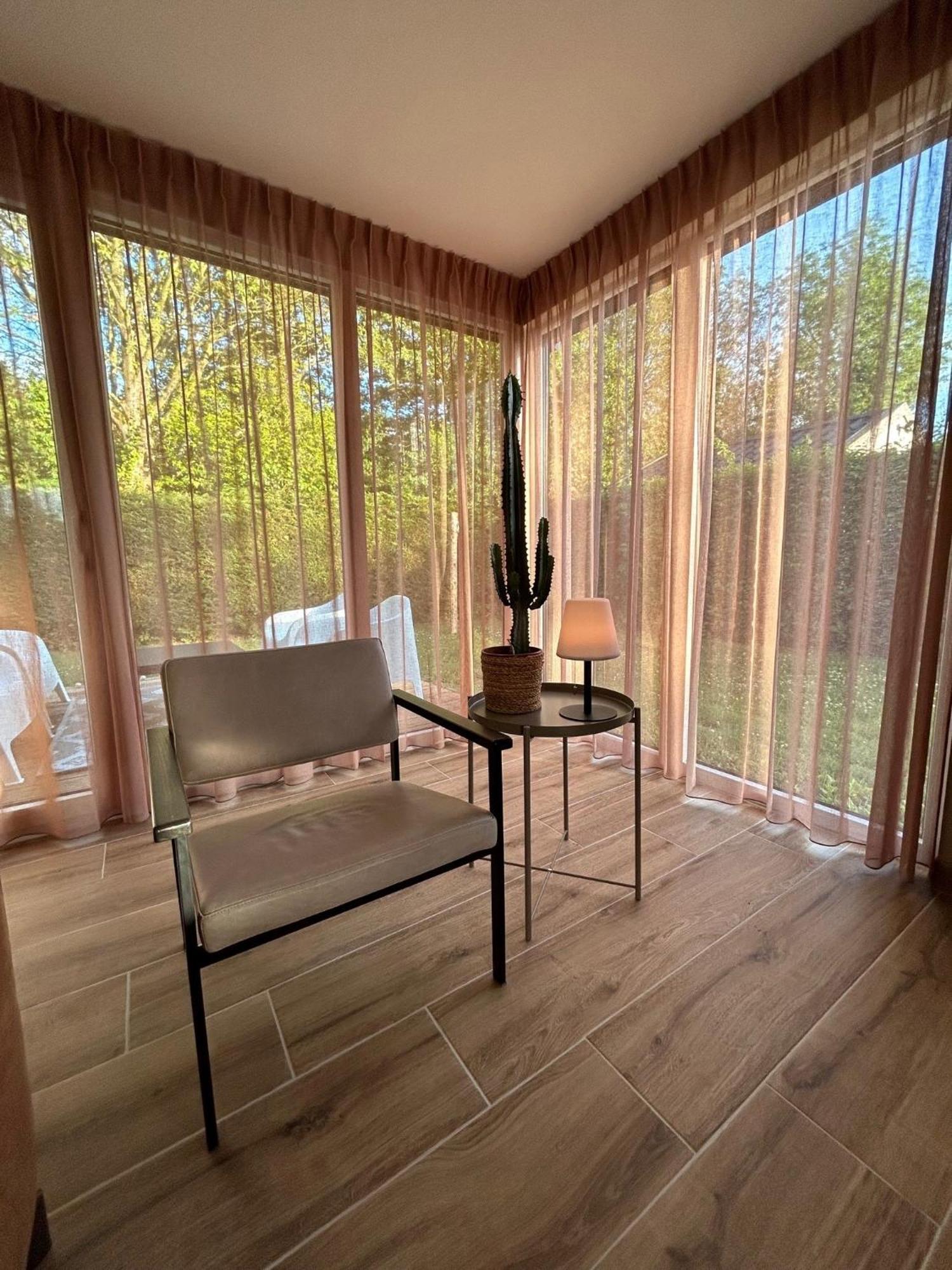 Oosterschelde Lodge Met Veel Privacy En Dicht Bij Het Water Scherpenisse Buitenkant foto