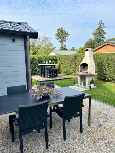 Oosterschelde Lodge Met Veel Privacy En Dicht Bij Het Water Scherpenisse Buitenkant foto
